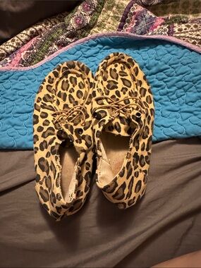 Leopard Print Women’s Slip-Ons - Tan/Black
